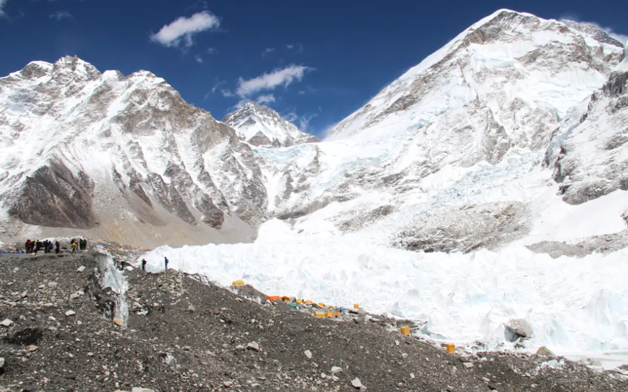 Gorakshep: The Last Stop Before Everest Base Camp – A Complete Guide for Trekkers 2 Everest Base camp