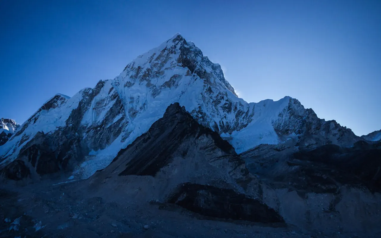 Everest Base Camp Trek Best Time : Complete Seasonal Guide for Trekkers 5 Everest Base Camp Trek Best Time