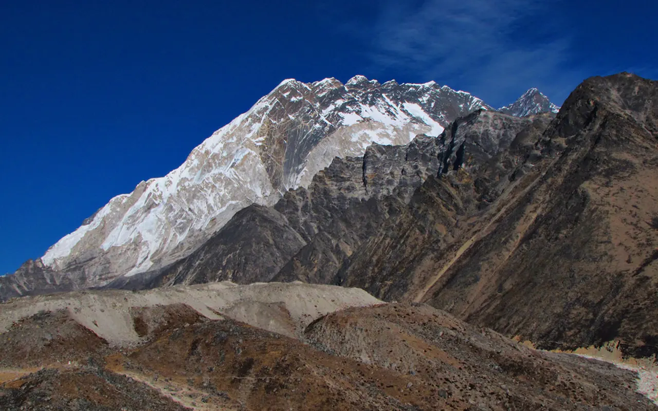 Everest Base Camp Trek Best Time : Complete Seasonal Guide for Trekkers 3 Everest Base Camp